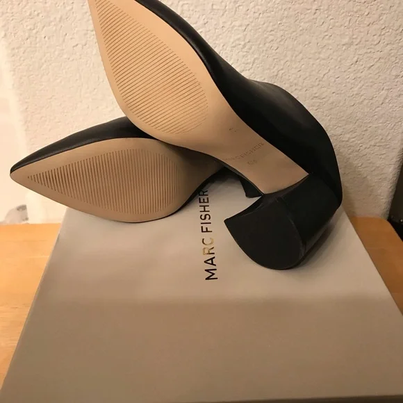 Marc Fisher Black Leather Mules - Picture 4 of 5